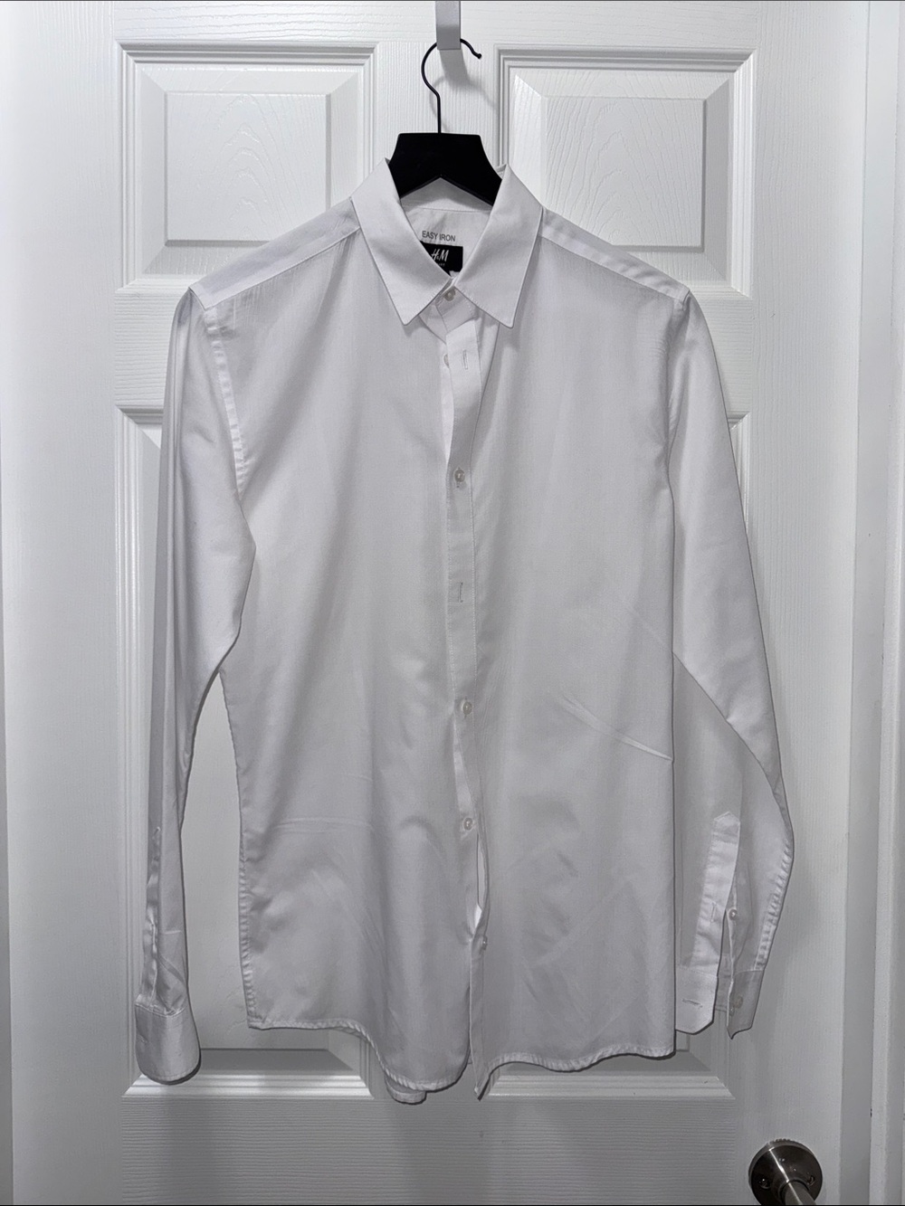 H&M Men's White Long-Sleeve Dress Shirt - Point Collar